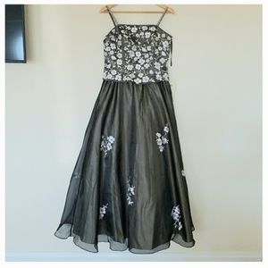 Black and Cream Floral Embroidery Prom Dress